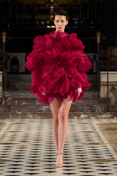 LENA ERZIAK Collection couture printemps été 2023 Haute Couture Paris Fashion Week